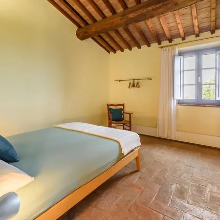 Podere Croci, 400yr Monastery Villa, Pool, 16 Guests Вилла