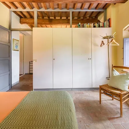 Podere Croci, 400yr Monastery Villa, Pool, 16 Guests