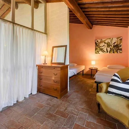 Podere Croci, 400yr Monastery Villa, Pool, 16 Guests *