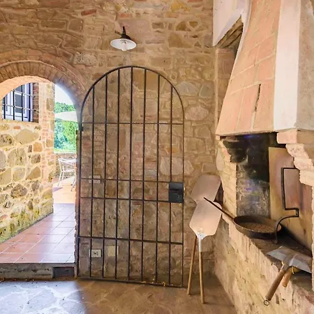 Podere Croci, 400yr Monastery Villa, Pool, 16 Guests Вилла *