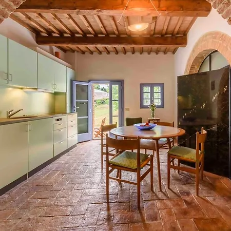 Вилла Podere Croci, 400yr Monastery Villa, Pool, 16 Guests