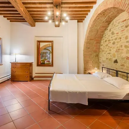 Podere Croci, 400yr Monastery Villa, Pool, 16 Guests *